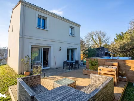 vente maison 5 pièces 115 m² à latresne (33360)  389 610 €