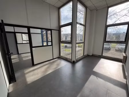 local commercial labege 73 m2