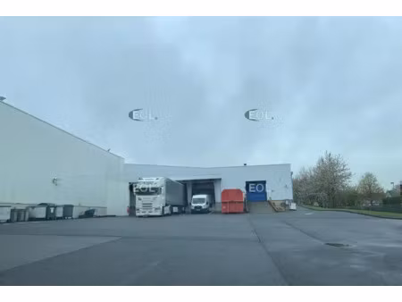 a louer : cellule de stockage