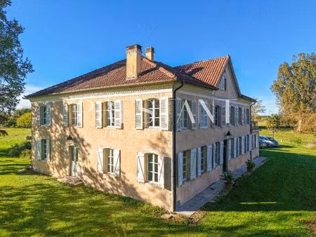 maison de maître d'exception-518 m²- domaine privé de 7hectares