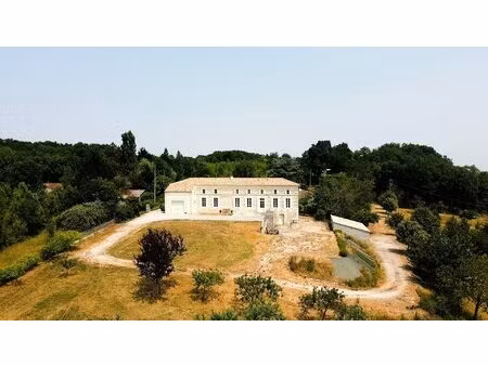 manoir 4 chambres  1 dépendance et grand terrain