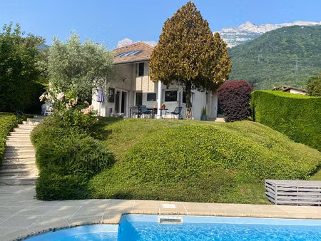 claix maison individuelle 6 p+c avec piscine et jacuzzi