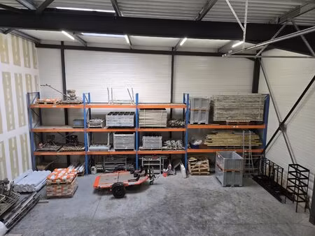 location local professionnel 1 044m² joue les tours 37300