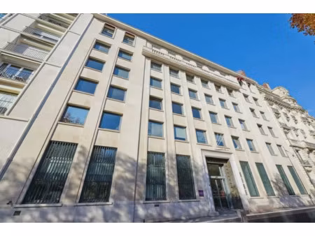 location bureaux paris 75008
