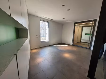 location bureau 2 pièces 38 m² à montpellier (34000)