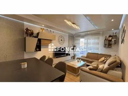 secteur prisé des allées de morlaàs - elégant t4 avec ascenseur  garage parking et cave