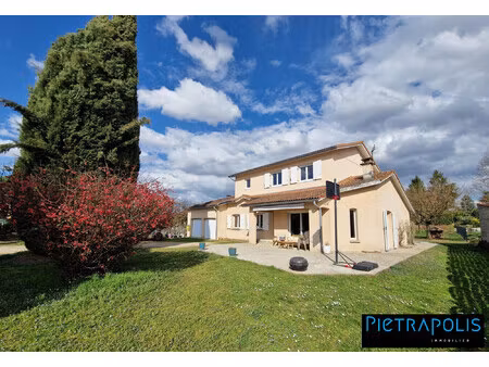 prox meximieux  maison familiale de 184 m2