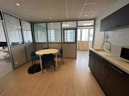 vente bureau 63 m² tours (37000)