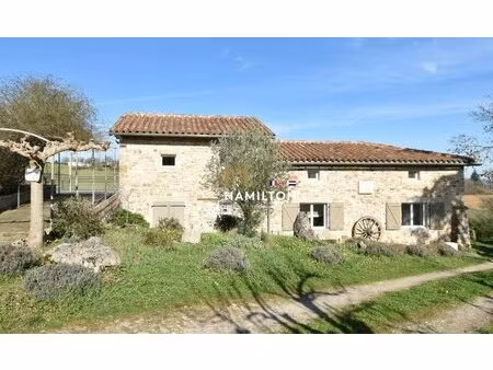 superbe batisse en pierre du xixe siecle entierement renovee