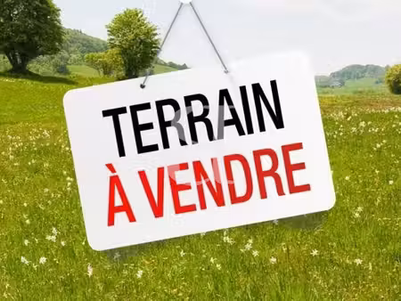 terrain à bâtir de 700 m² environ proche de l'isle-sur-la-sor