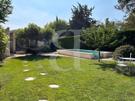 villa avec pisicne en bord de sorgue à velleron
