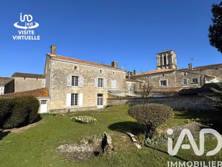 maison de ville à maillezais (85420)