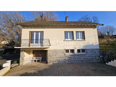 a 10 minutes du centre d'aurillac  à vendre à naucelles maison de type 5 de 126 m² avec...