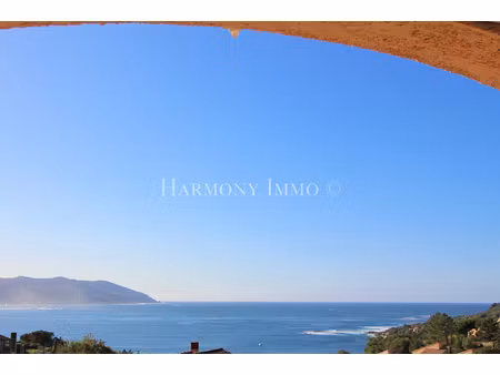 jolie vue mer pour cette villa indépendante.