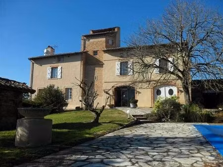 château du xvii à proximité de montauban