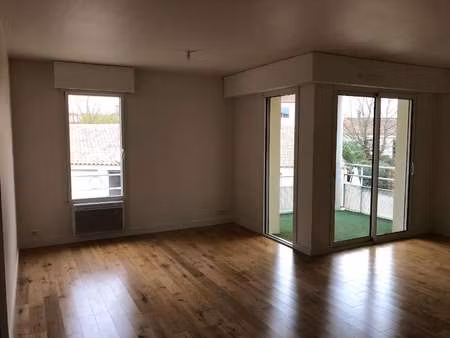 location appartement 3 pièces aux herbiers (85500) : à louer 3 pièces / 67m² les herbiers