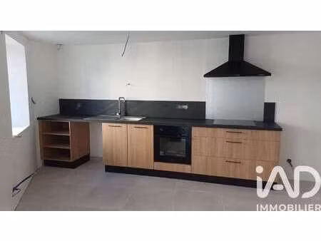 location maison meublé à saint-laurent-du-mottay (49410) : à louer meublé / 75m² saint-lau