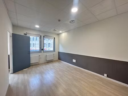 location local commercial 36m2 reims 51100 - 761 € - surface privée