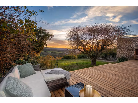 studio spacieux  terrasse et jardin