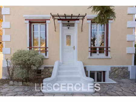 maison 6 pièces de 145 m²