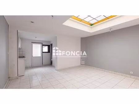 immeuble de rapport lille fives avec 5 logements et une cave