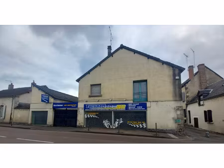local commercial + appartement decize 58300