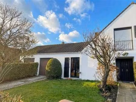 charmante maison avec garage  terrasse et patio