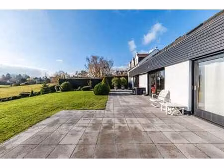 charmante villa  idéalement située dans un clos