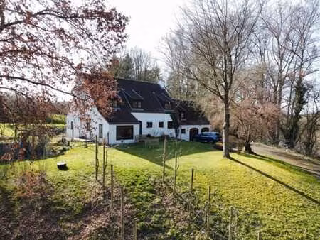 lasne/ charmante villa 4 chambres sur terrain de fond