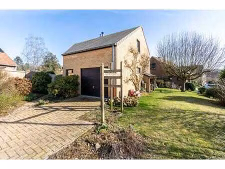 lumineuse villa dans clos residentiel