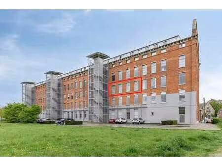 un beau loft 200m² prêt à emménager  2 chambres  2 parkings