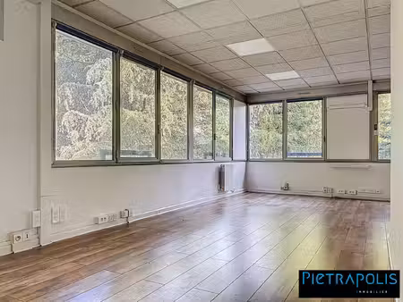 bureaux 175m² divisible - lissieu - emplacement idéal