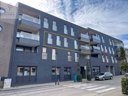ruim appartement te landen