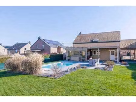 très belle maison avec piscine à bure