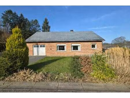 jolie maison dans le village de rendeux