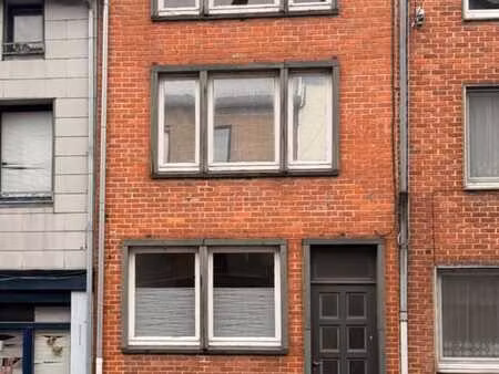 agréable maison au coeur de saint-hubert