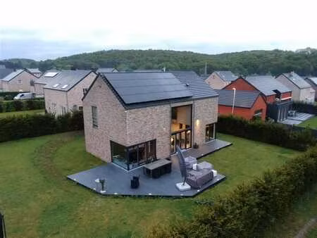 spacieuse et luxueuse villa a proximité de toutes facilités