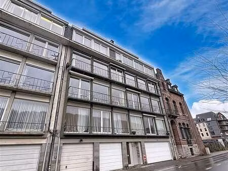 appartement 2 ch et bureau + garage avec superbe vue