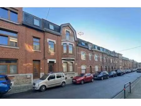 petit appartement cosy avec balcon