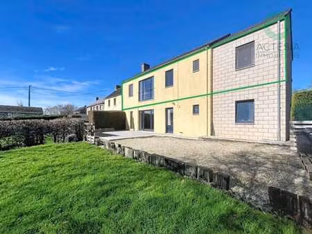 appartement 2 chambres  1er étage  terrasse et 2 parkings