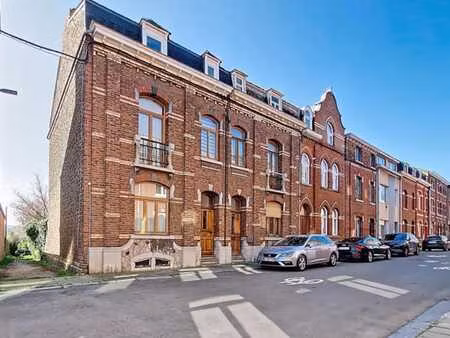 maison située dans une rue calme en cul de sac