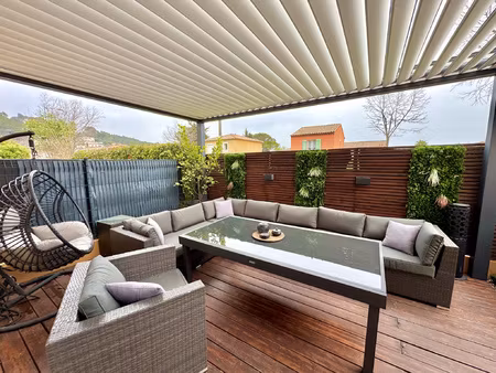 villa 4 pièces 82 m2 avec extérieur