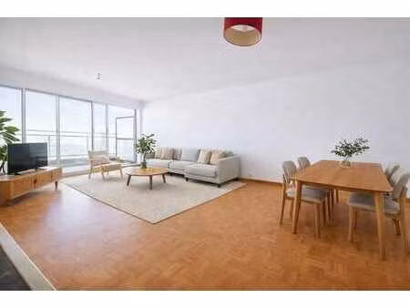 appartement 2 chambres spacieux – grande terrasse – peb b