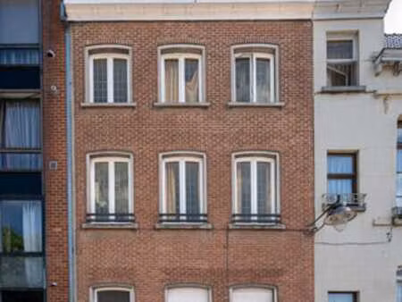 immeuble de rapport de 4 unités  idéalement situé !