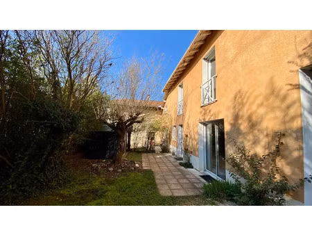 vente ferme 6 pièces 170 m² à sathonay-village (69580)  780 000 €