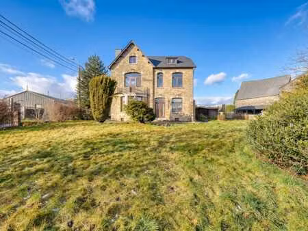 bel immeuble de charme en pierre du pays situé à terwagne