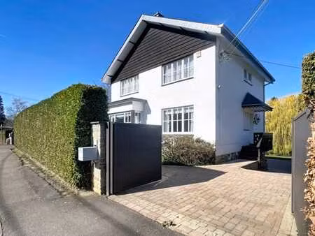 jolie maison dans quartier résidentiel !