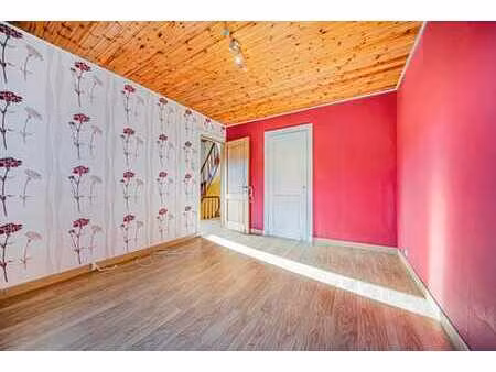 superbe maison 3 façades à rénover idéalement située à limbo