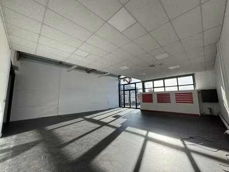 local commercial à louer