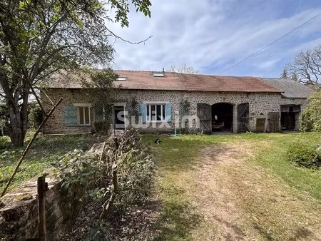 propriété de caractère avec étang  dans un écrin naturel préservé du morvan
